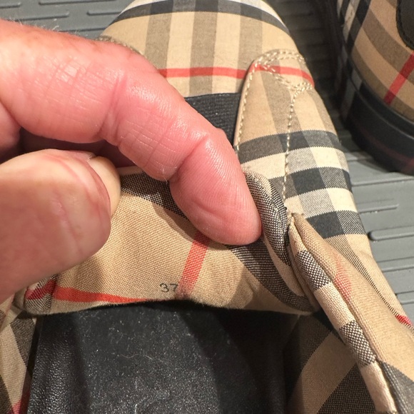 Burberry sneakers. - Picture 6 of 6